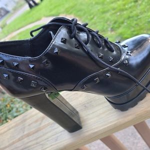 Jessica simpson black platform size 9/ 5 inch heel